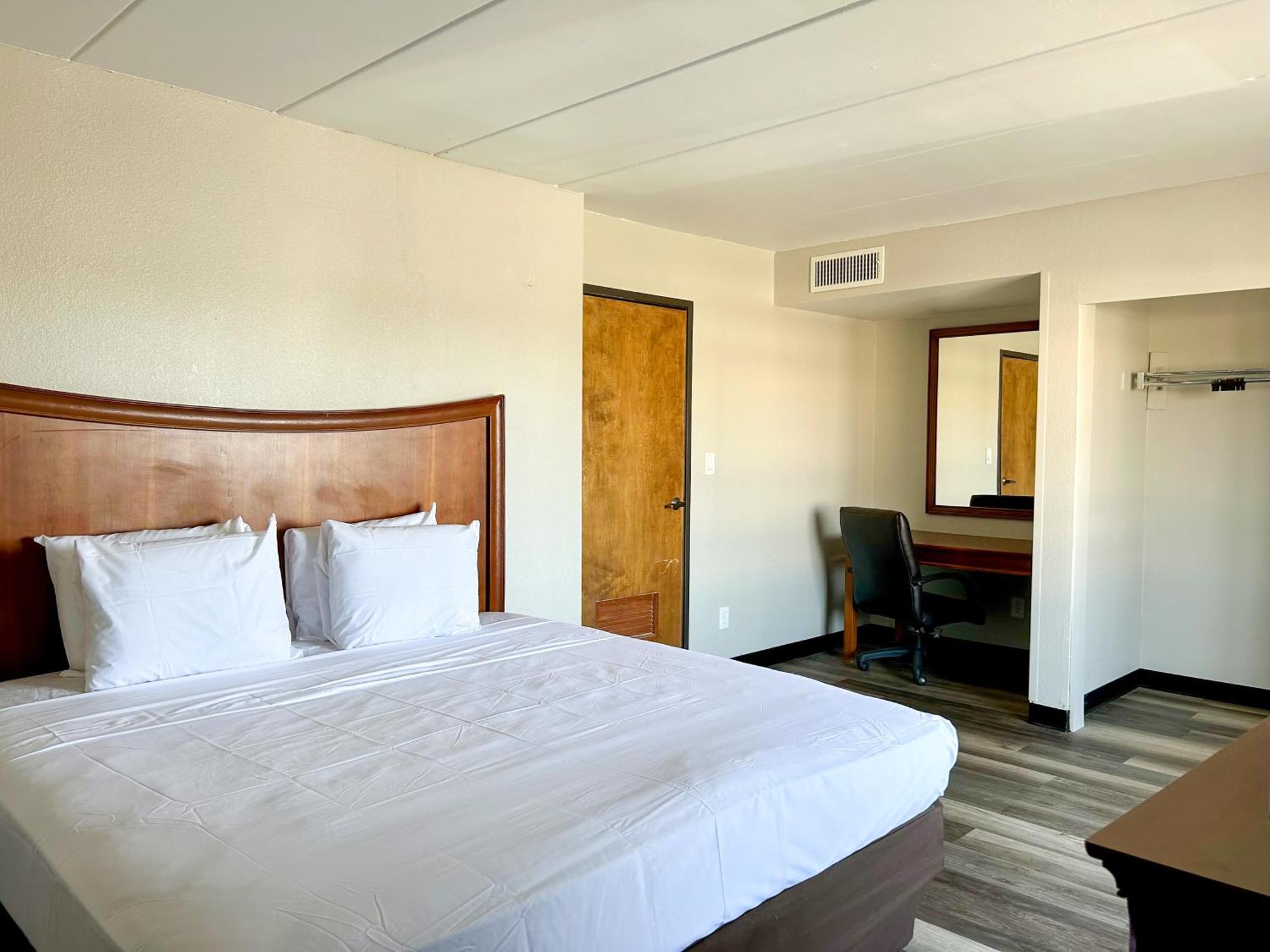 Tulsa Square Hotel Central, I-44 By Oyo Exterior foto